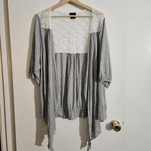 SIZE 4 TORRID grey white lace detail cardigan lightweight